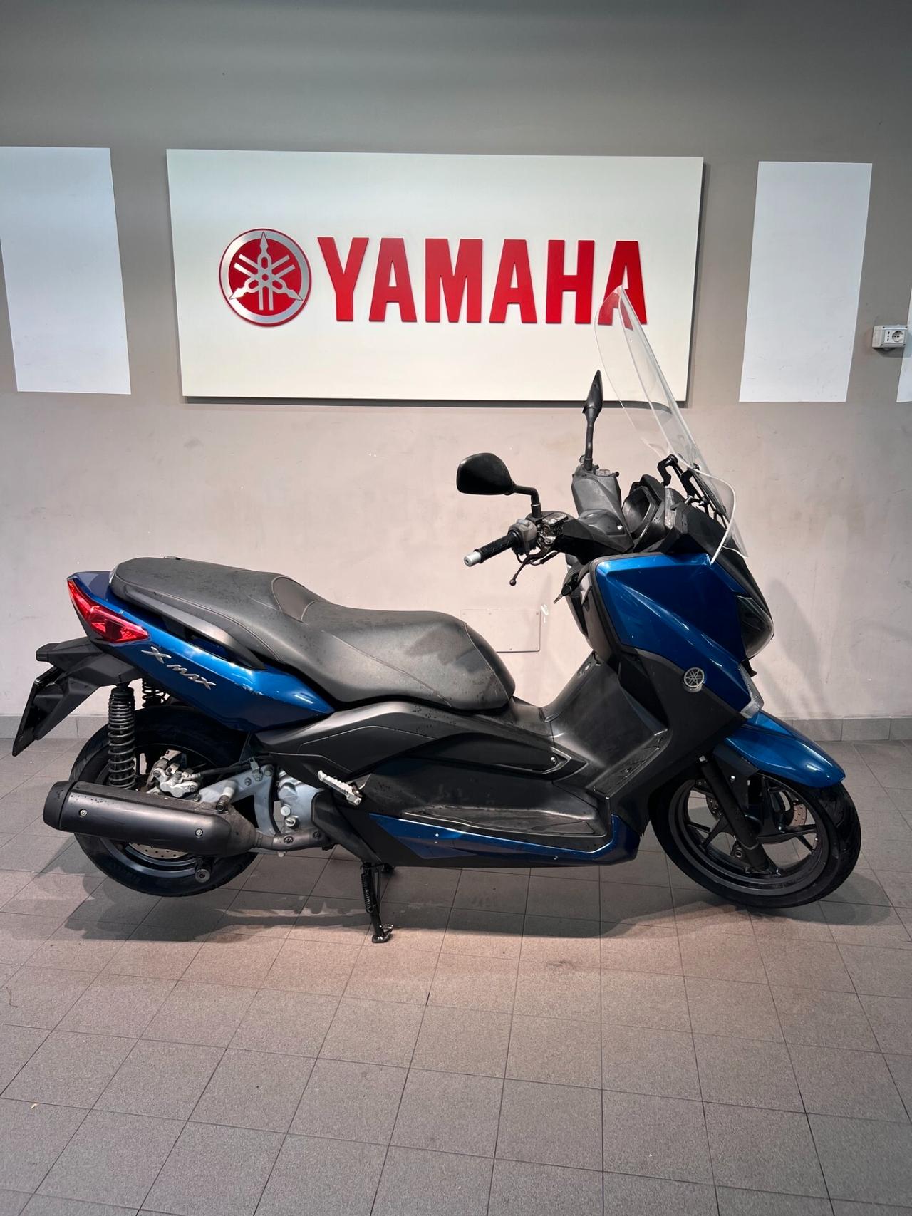 Yamaha X-Max 250