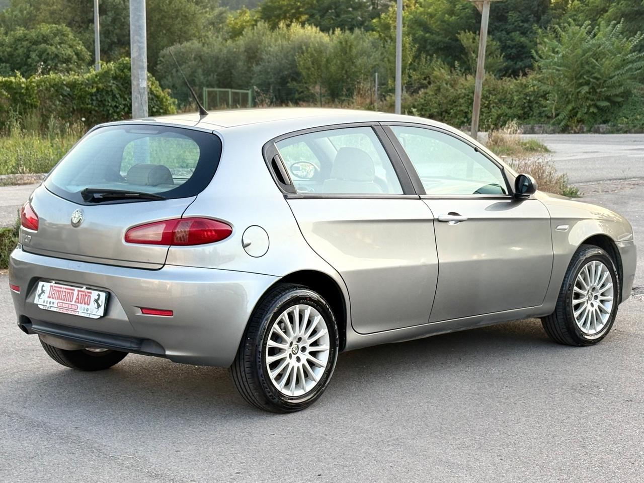 Alfa Romeo 147 1.9 JTD 120 CV5P Distinctive IN ORDINE