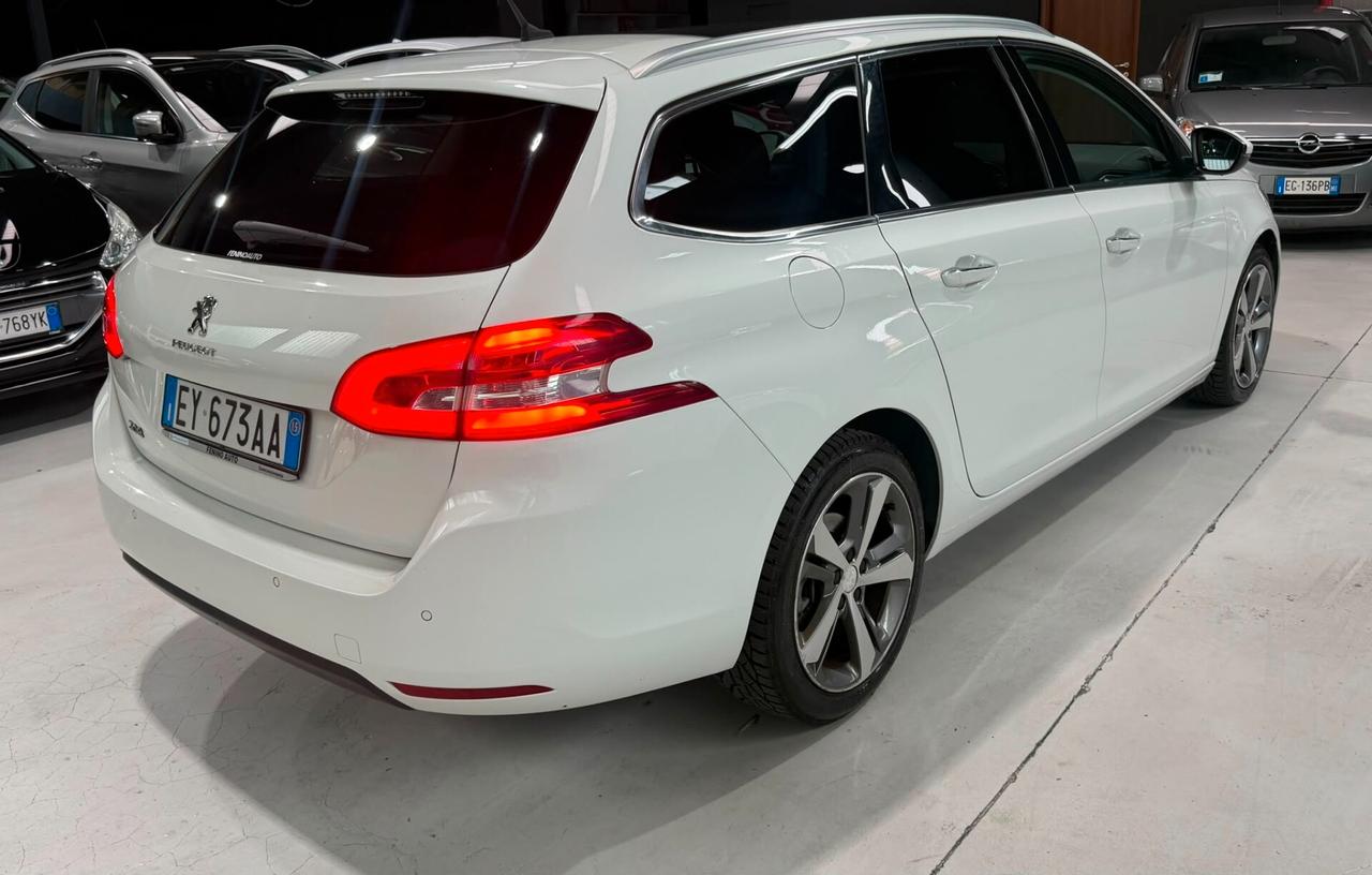 Peugeot 308 Tetto+Pelle+Led+Navigatore