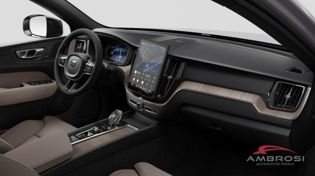 VOLVO XC60 B5 AWD Mild hybrid Benzina Plus Dark