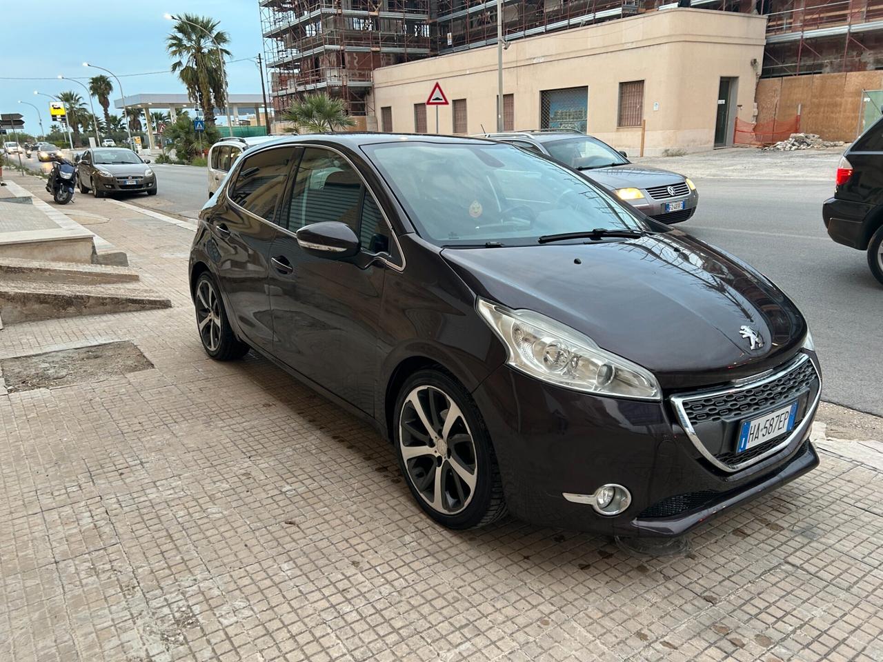 Peugeot 208 1.6 VTi 120 CV 5 porte Allure