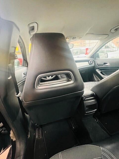 Mercedes-benz GLA 200 d Premium