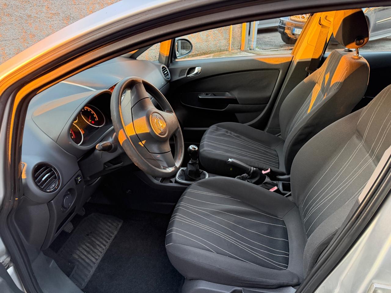 Opel Corsa 1.2 benzina-GPL EURO4 NEOPATENTATI