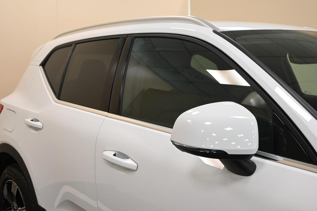 VOLVO XC40 (2017-->) XC40 T2 Geartronic Momentu...