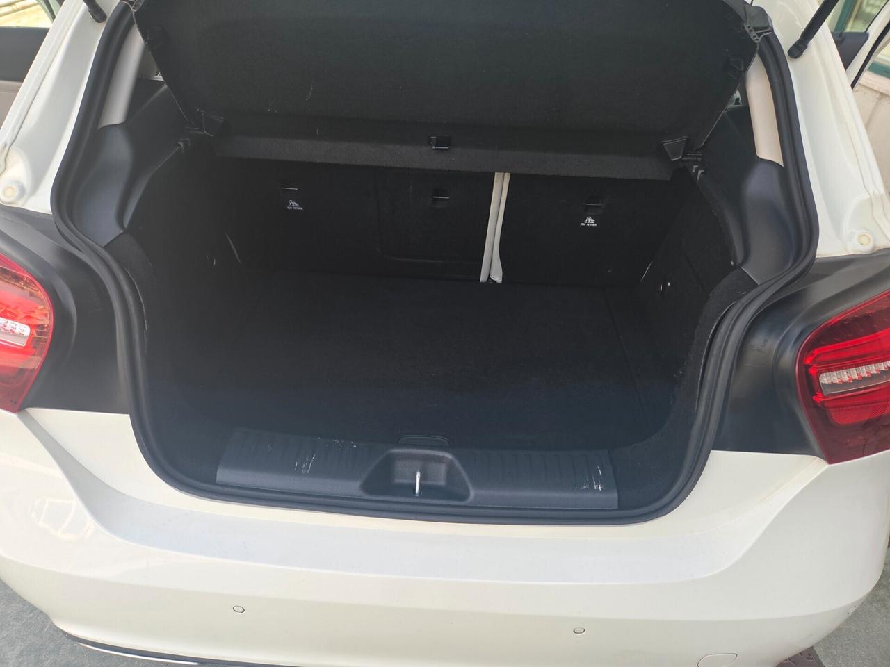 Mercedes-benz A180d Sport White restay7G2017