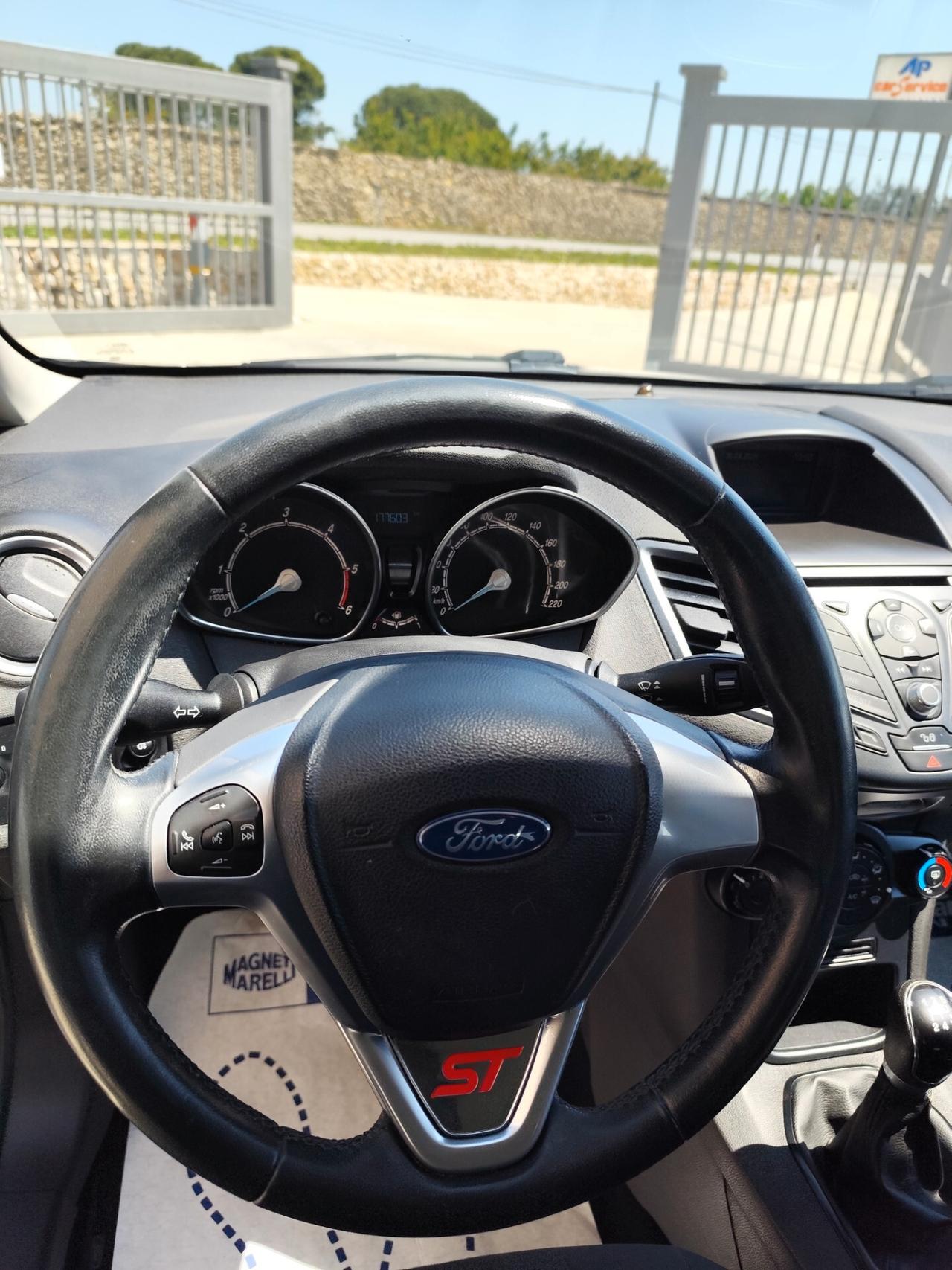 Ford Fiesta 1.5 TDCi 95CV 5 porte Titanium