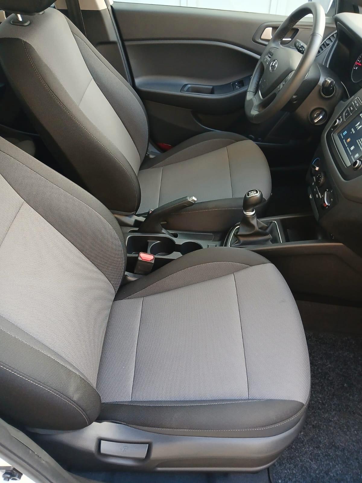 Hyundai i20 1.2 5 porte Connectline - Km 868 !!!