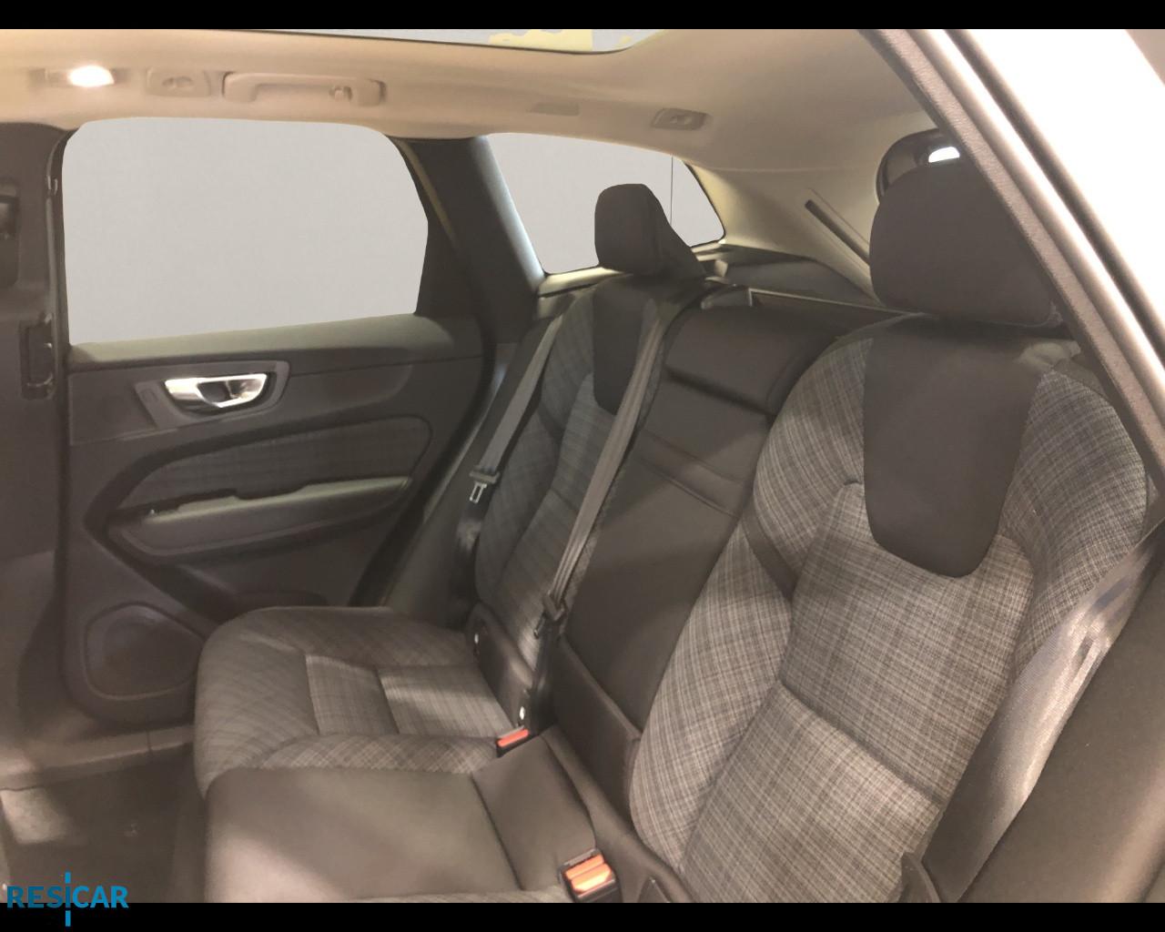 VOLVO XC60 RECHARGE T6 AWD PLUG-IN CORE BRIGHT