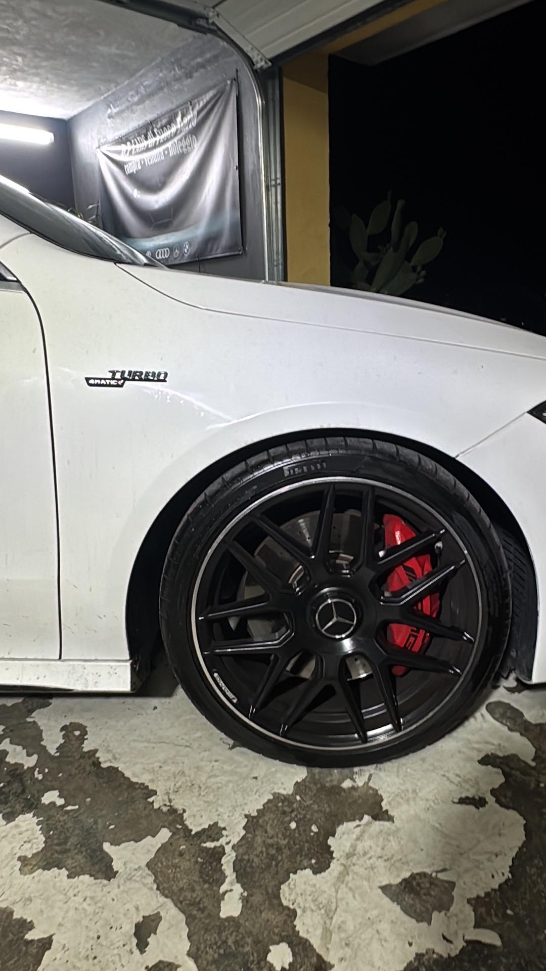 Mercedes-benz CLA 35 AMG