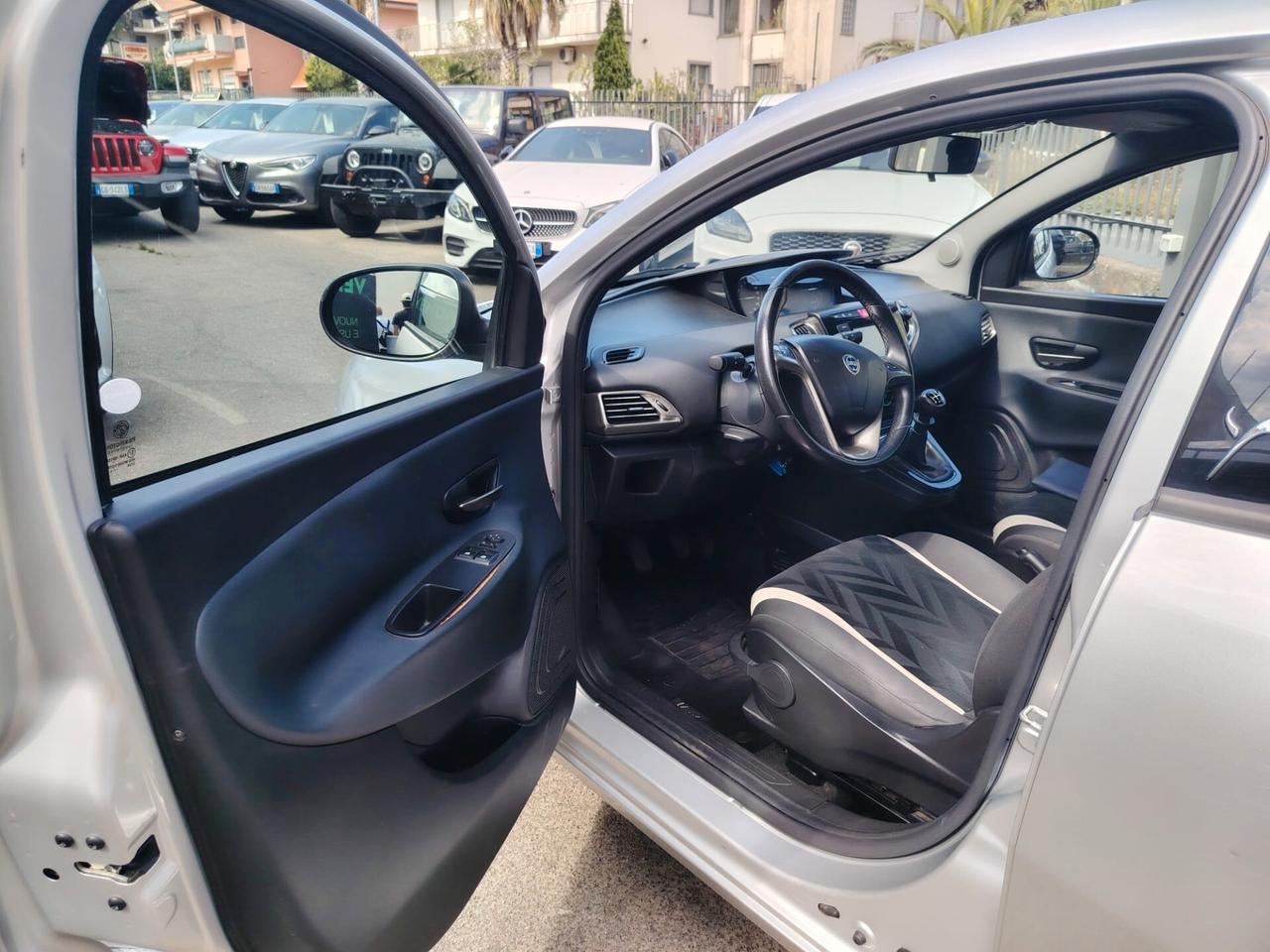 Lancia Ypsilon 1.2 69 CV 5 porte Gold