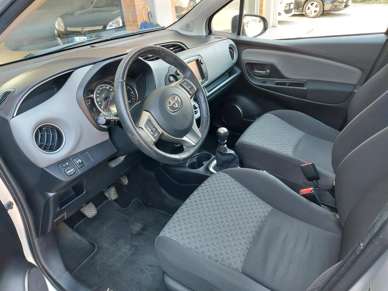Toyota Yaris 1.4 D-4D 5 porte Lounge STUPENDA OK NEOPATENTATI