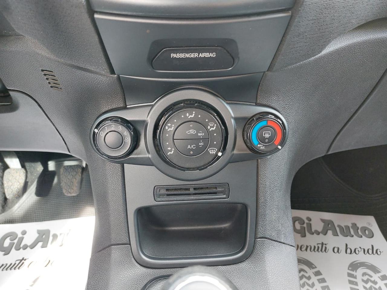 Ford Fiesta 1.4 5p. GPL Business (GPL di serie)