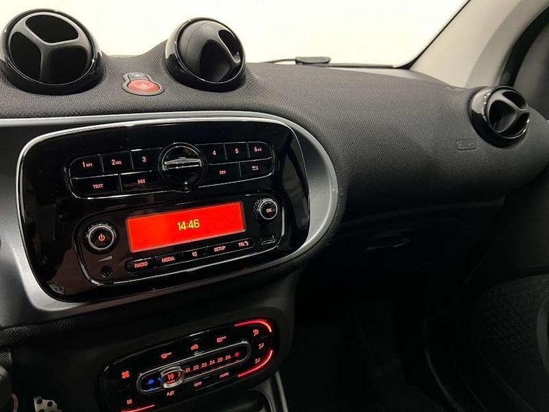 smart fortwo 90 0.9 Turbo twinamic ALLESTIMENTO BRABUS