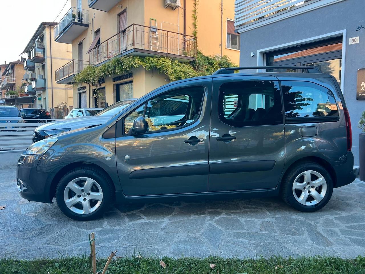 PEUGEOT PARTNER TEPEE 1.6 HDi 92cv OUTDOOR NEOPAT