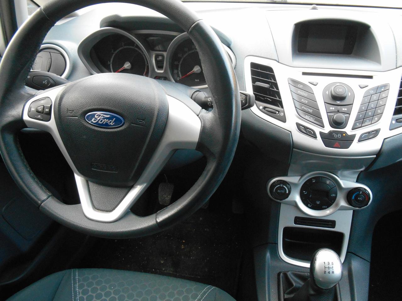 Ford Fiesta 1.4 5 porte Bz.- GPL Titanium ok Neopatentati