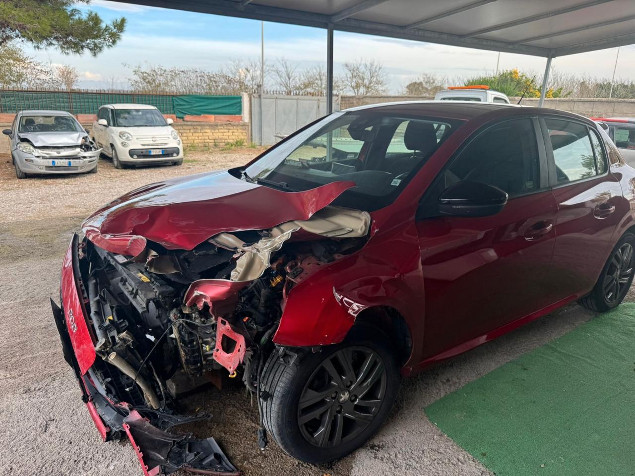 Peugeot 208 PureTech 100 Stop&Start EAT8 5 porte GT Pack sinistrato incidentato