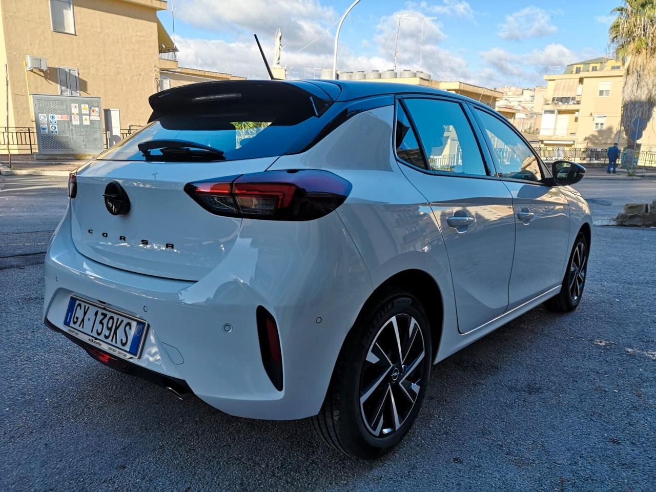 OPEL Corsa 1.2 - 100CV GS Line 2025