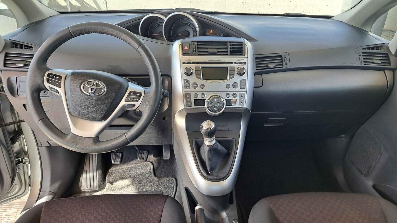 Toyota Verso 2.0 D Luxury Pack 7 posti Tetto Panoramico