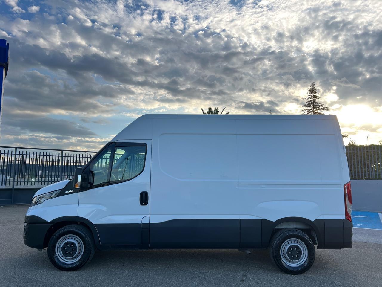 Iveco Daily 35S14 2.3 MJT 140cv L2H2 - 2017
