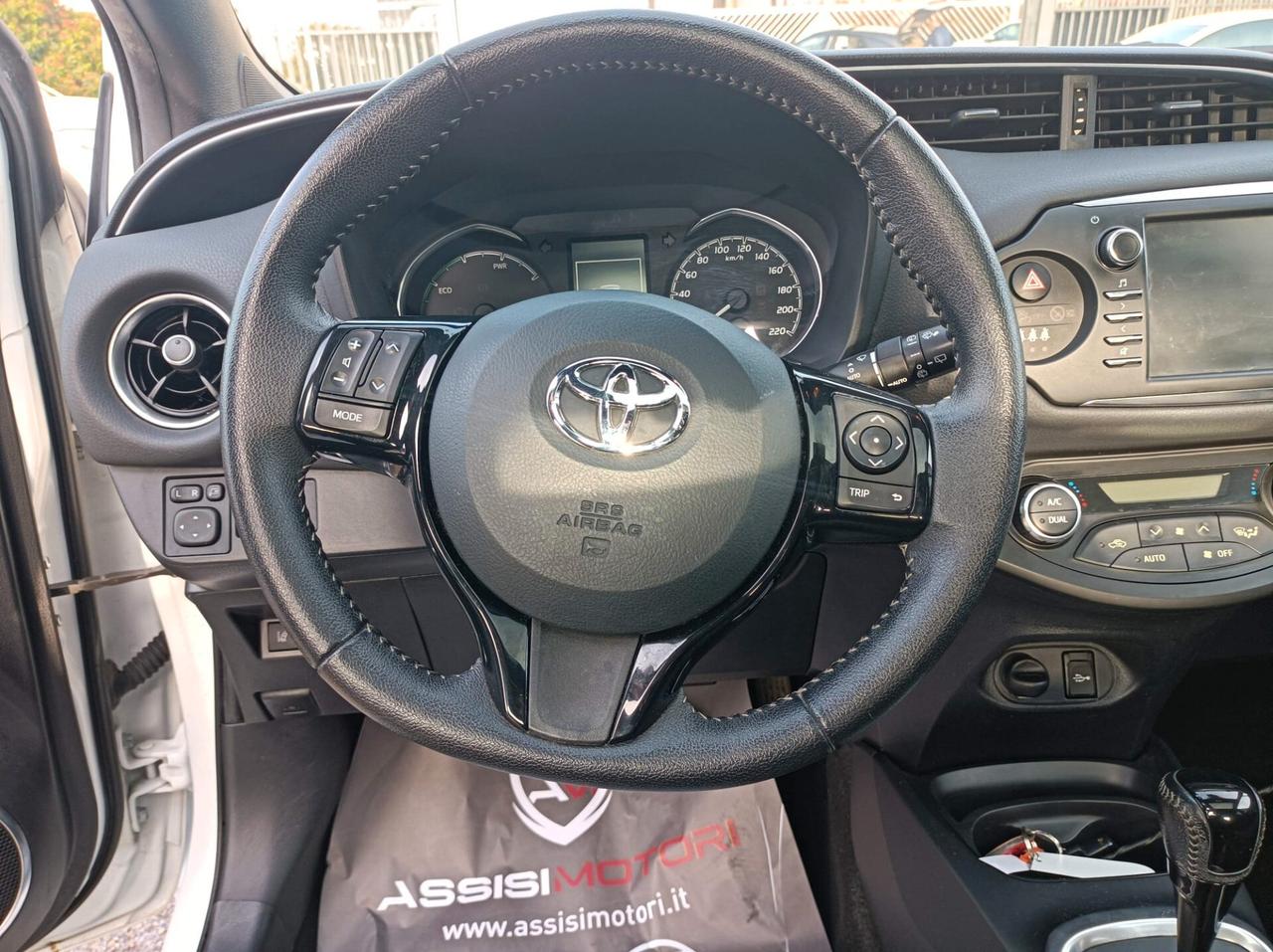 Toyota Yaris 1.5 hybrid 5 p. trend "White Edition"