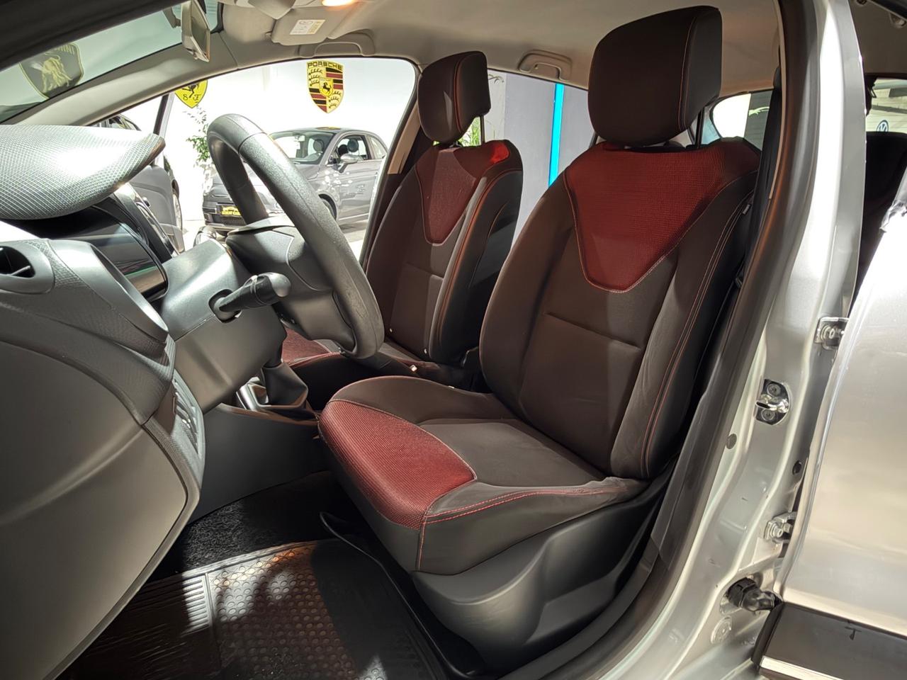 Renault Clio 1.2 75CV 5 porte Neopatentati