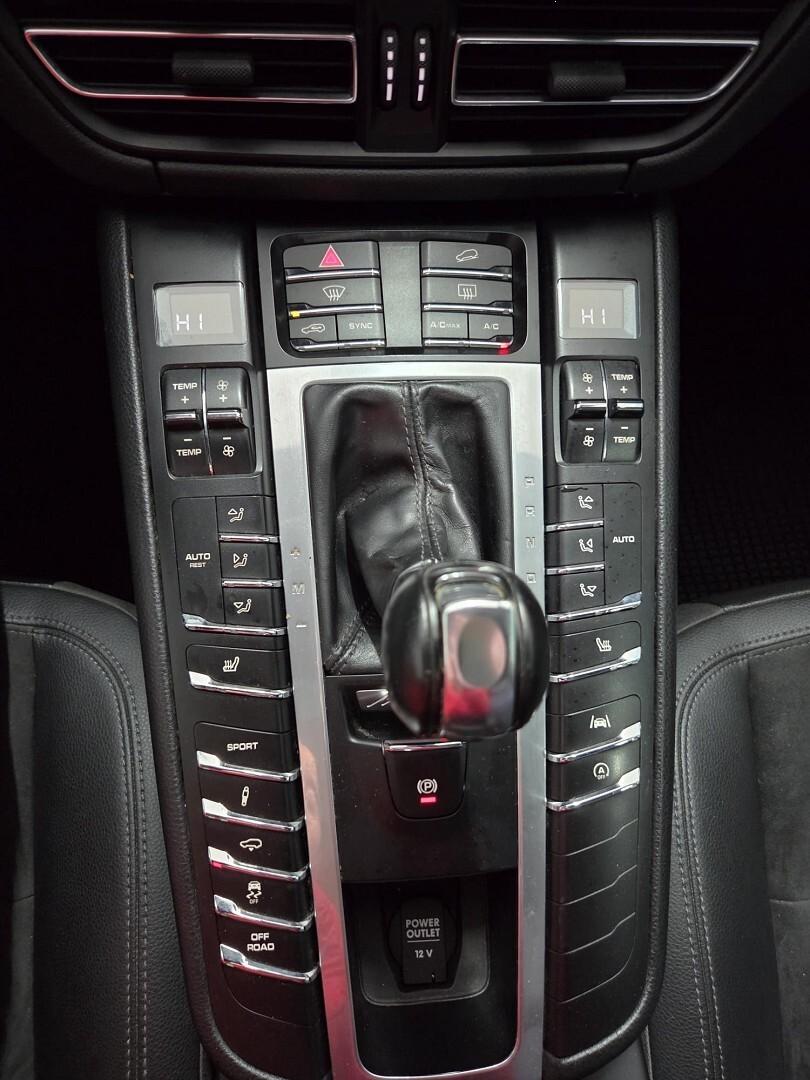 PORSCHE MACAN 2.0 245CV AUTOM TETTO NAV XENON-2019
