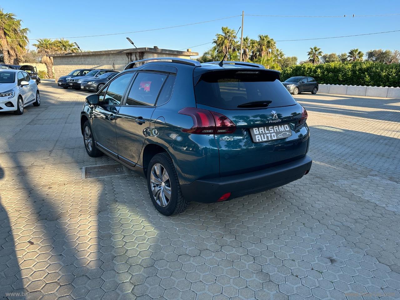 PEUGEOT 2008 BlueHDi 100 Allure