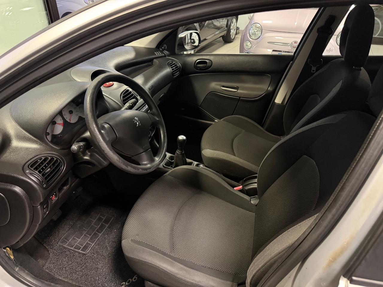 Peugeot 206 1.4 5p. Com METANO