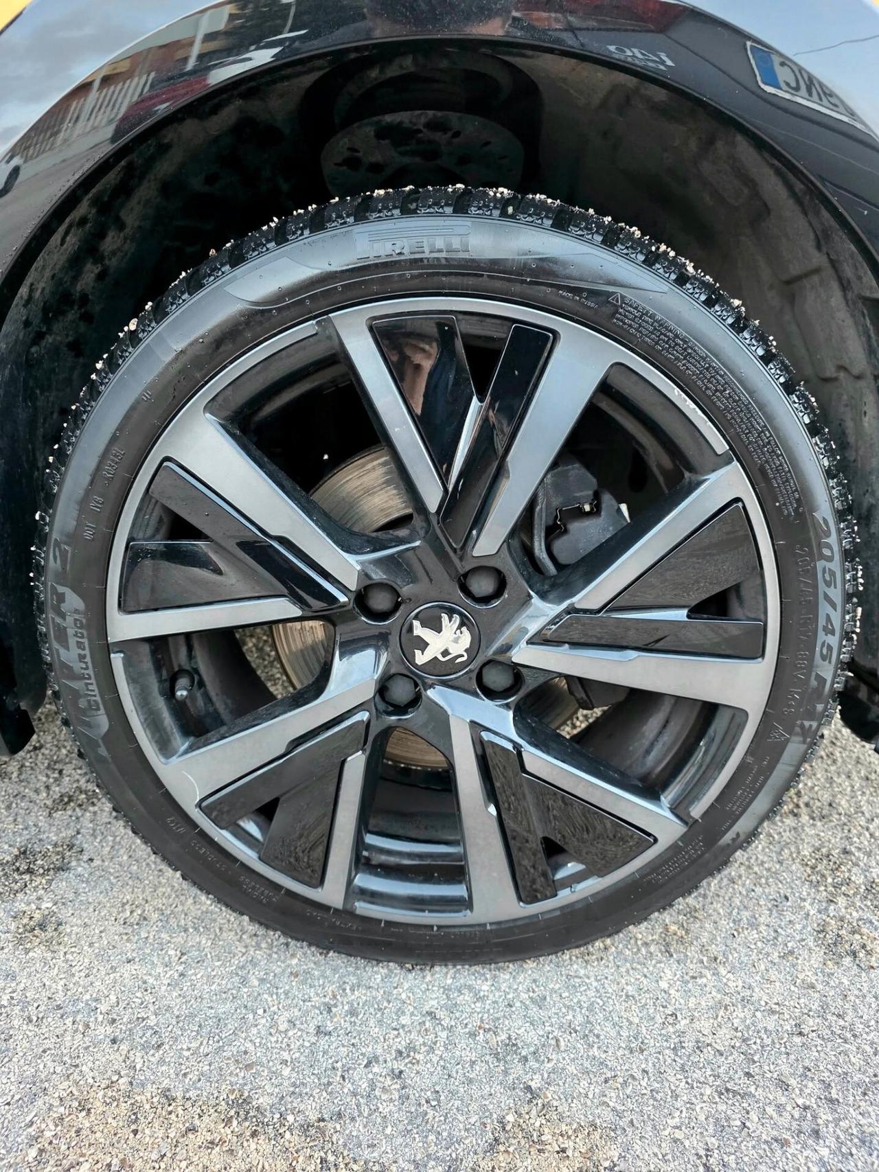 Peugeot 208 1.5 BlueHDi 102CV GT Pack con 64.000 Chilometri