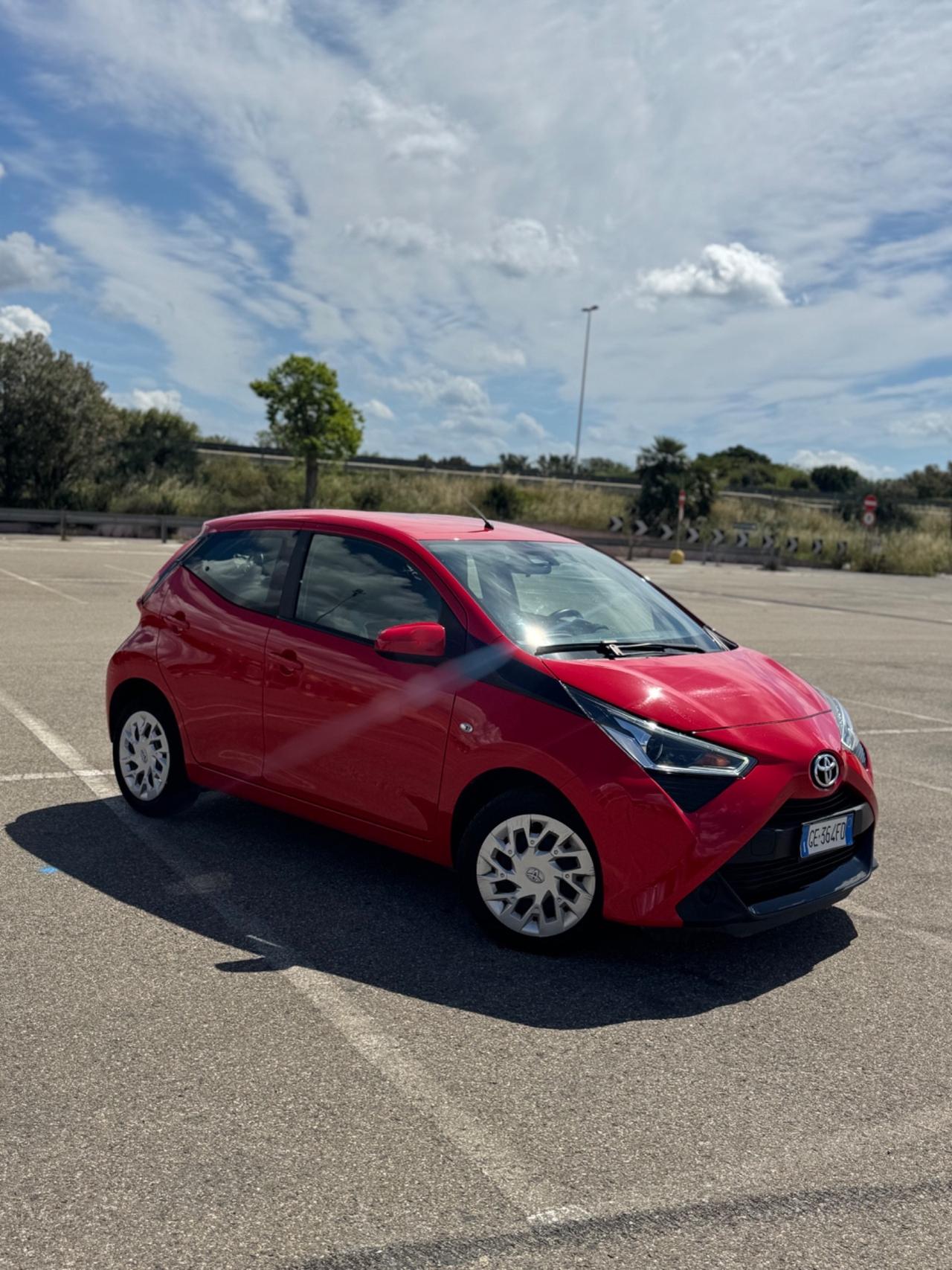 Toyota Aygo Connect 1.0 VVT-i 72 CV 5 porte x-clusiv MMT