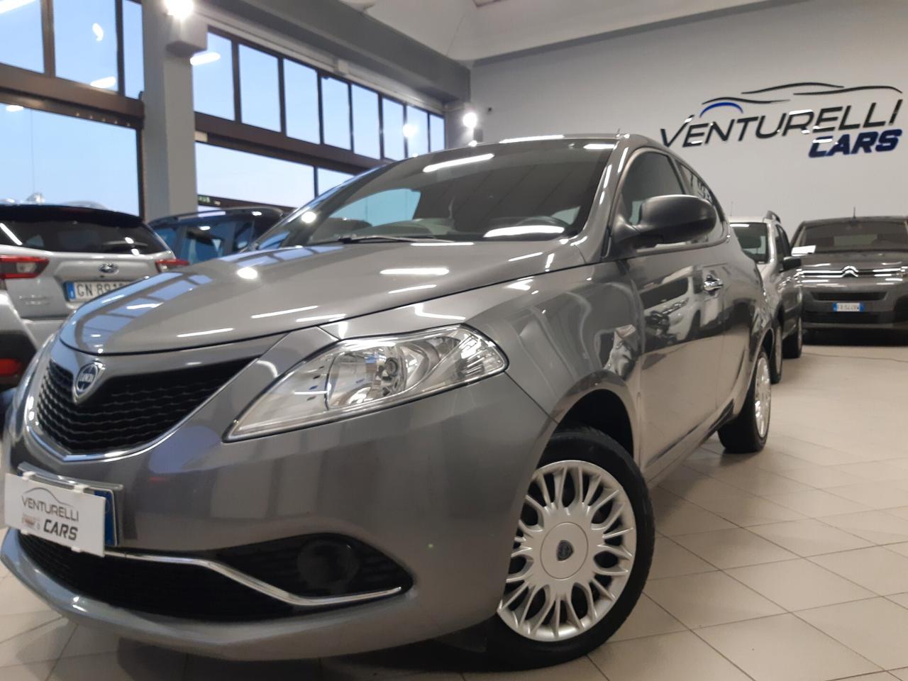 Lancia Ypsilon 1.2 69 CV 5 porte Silver