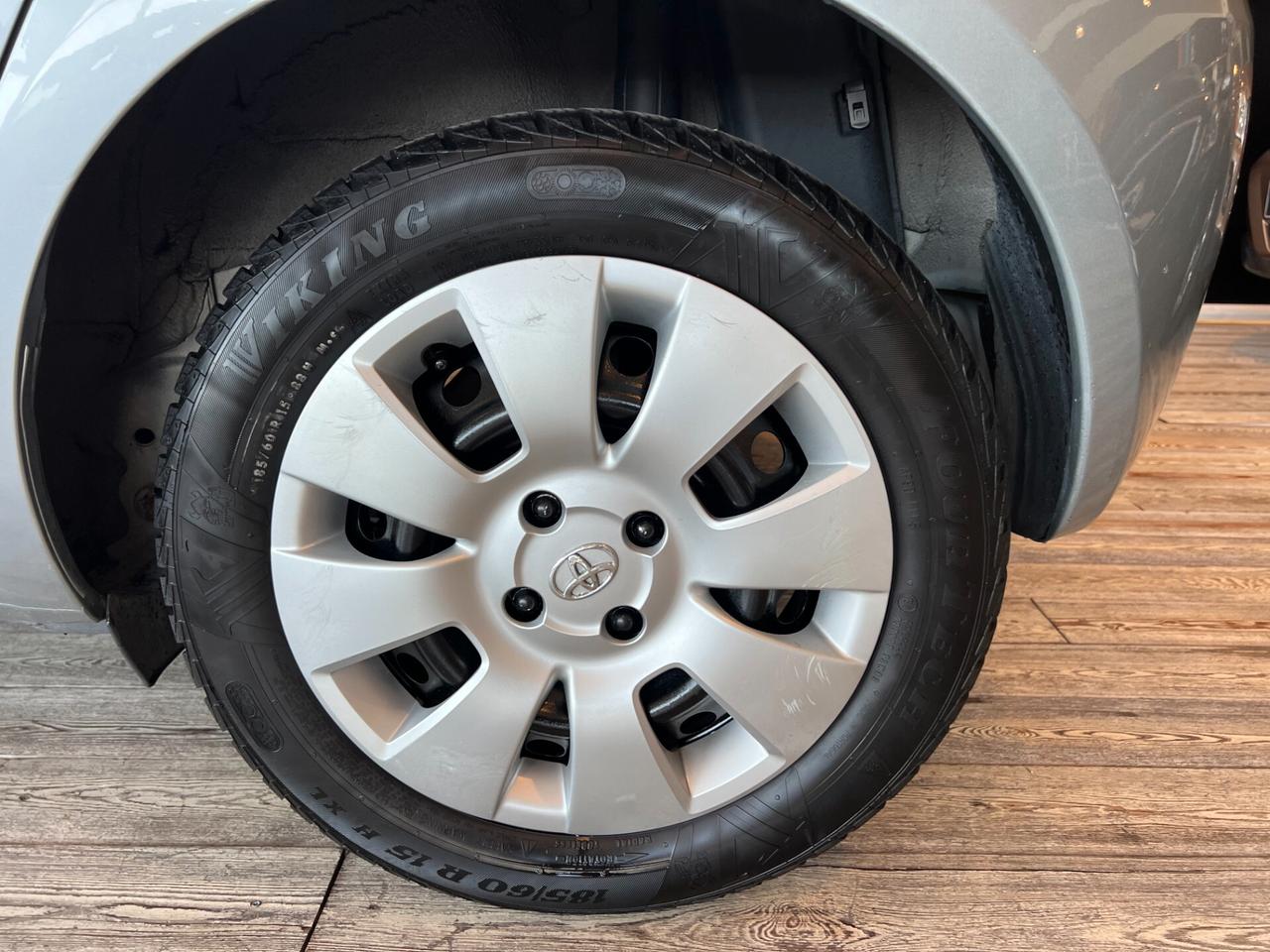 Toyota Yaris 1.0 5 porte/GARANZIA