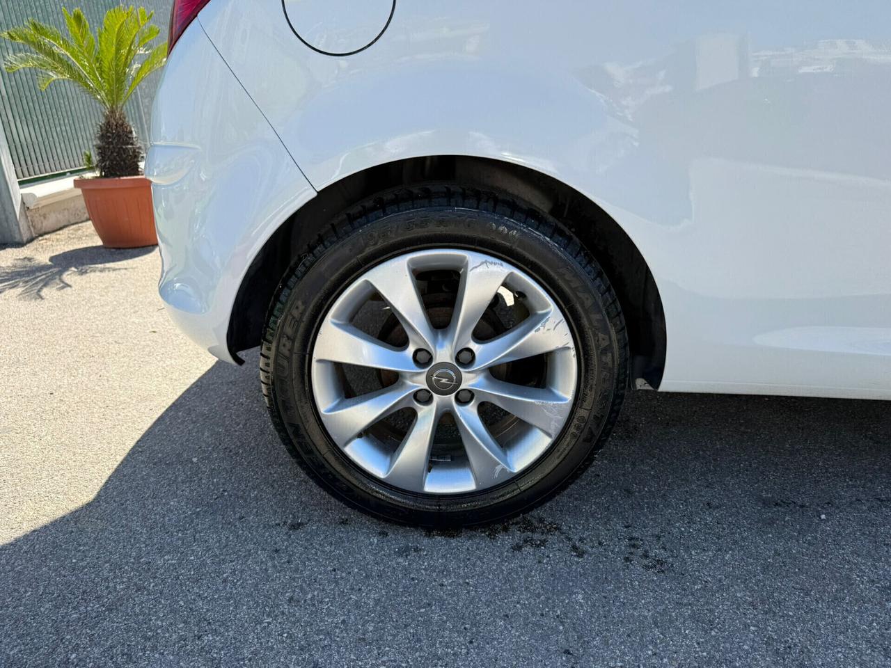 Opel Corsa 1.2 85CV 3 porte GPL-TECH Ecotec - ANNO 2012 - GPL CASA MADRE