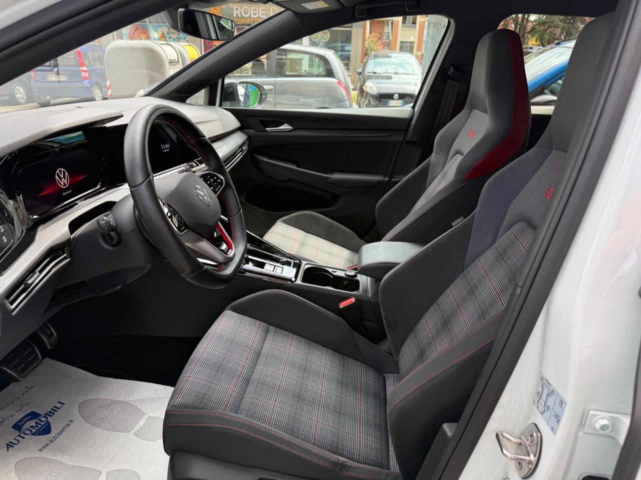 Volkswagen Golf GTI 2.0 TSI DSG PERFORMANCE