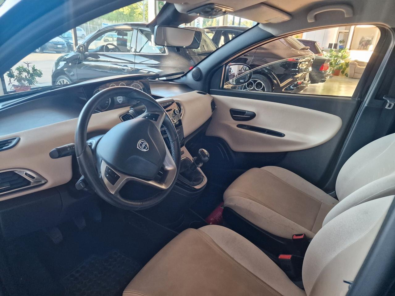 Lancia Ypsilon 1.2 69 CV 5 porte S&S Gold