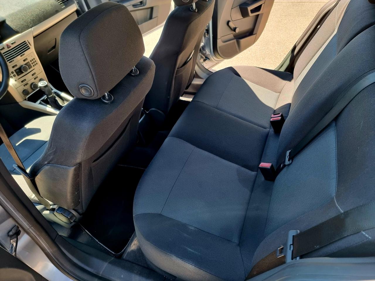 Opel Astra 1.4 16V ADATTA A NEOPATENTATI