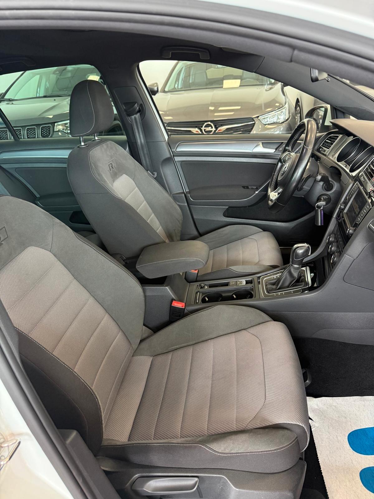 Volkswagen Golf 1.4 TSI 125 CV DSG 5p. R-LINE