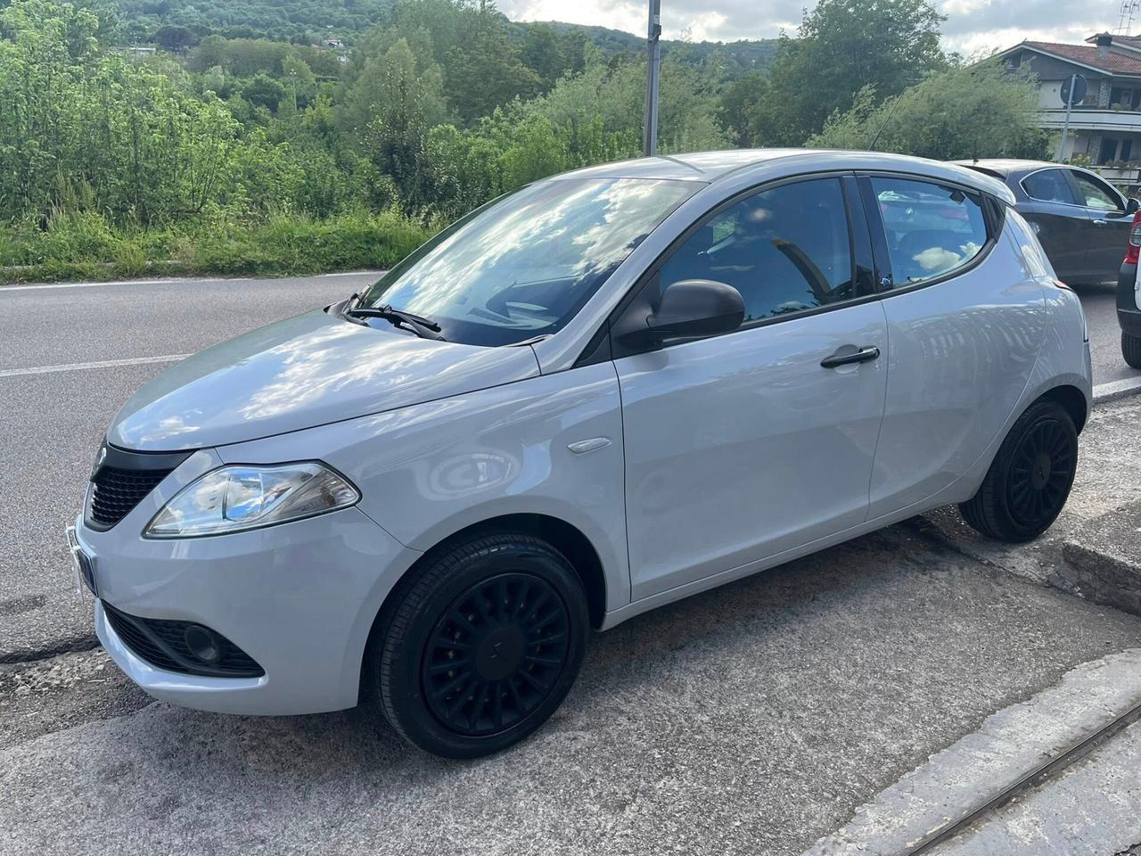 Lancia Ypsilon 1.2 BENZINA 69CV 5 porte Elefantino