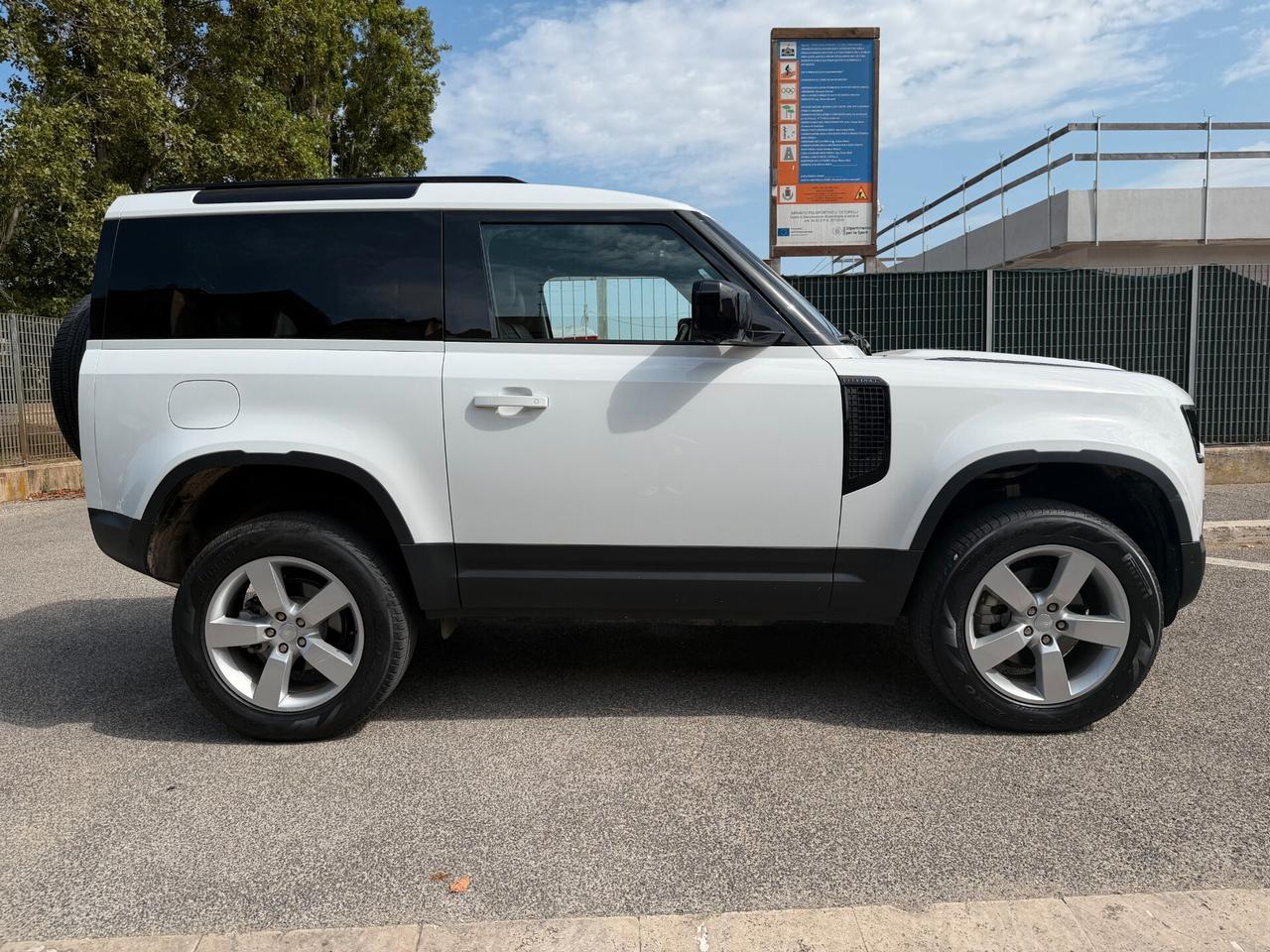 Land Rover Defender 90 HSE 250 CV