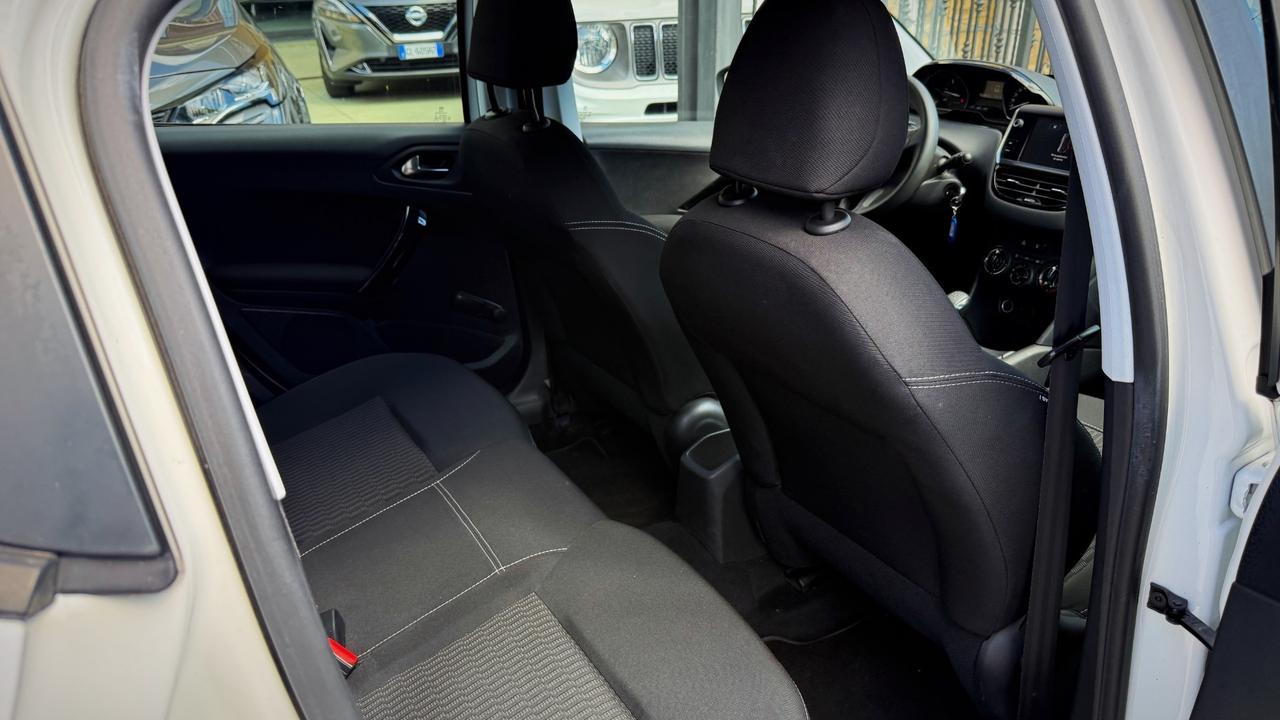 Peugeot 208 1.4 HDI 5P Active - 2015