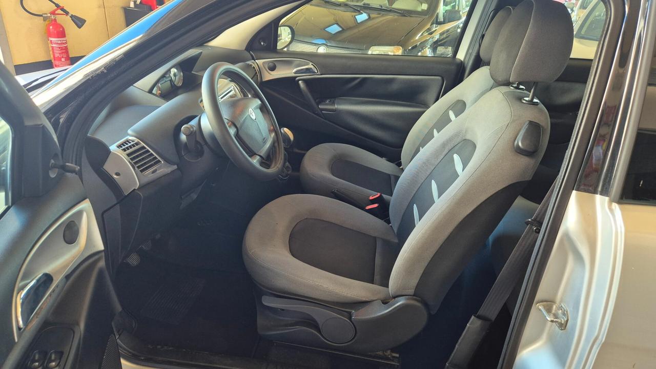 Lancia Ypsilon 1.2 Oro
