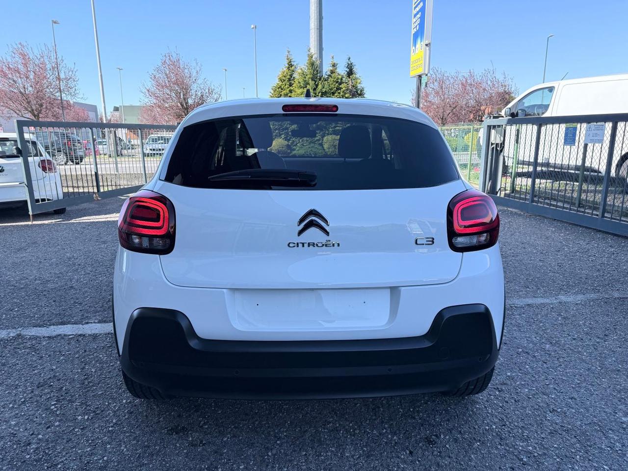 Citroen C3 1.2 puretech Shine s&s 83cv