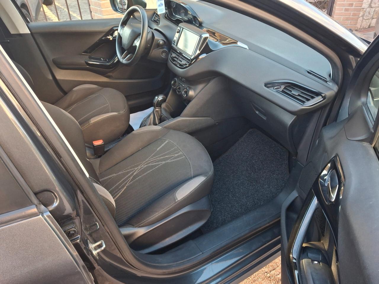 Peugeot 208 1.4 HDi 68 CV 5 porte Active Neopatentati