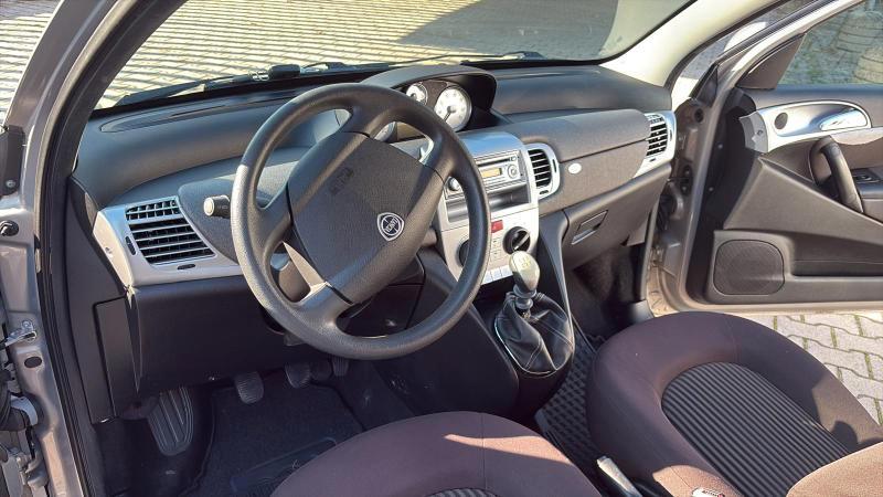 Lancia Ypsilon 3 Porte Ypsilon 1.2 8v Platino