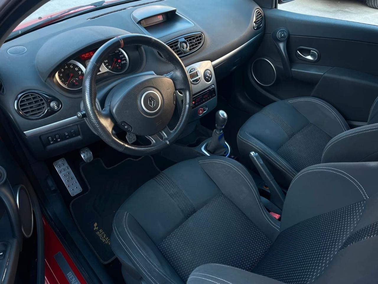 Renault Clio 2.0 16V 197 CV RS