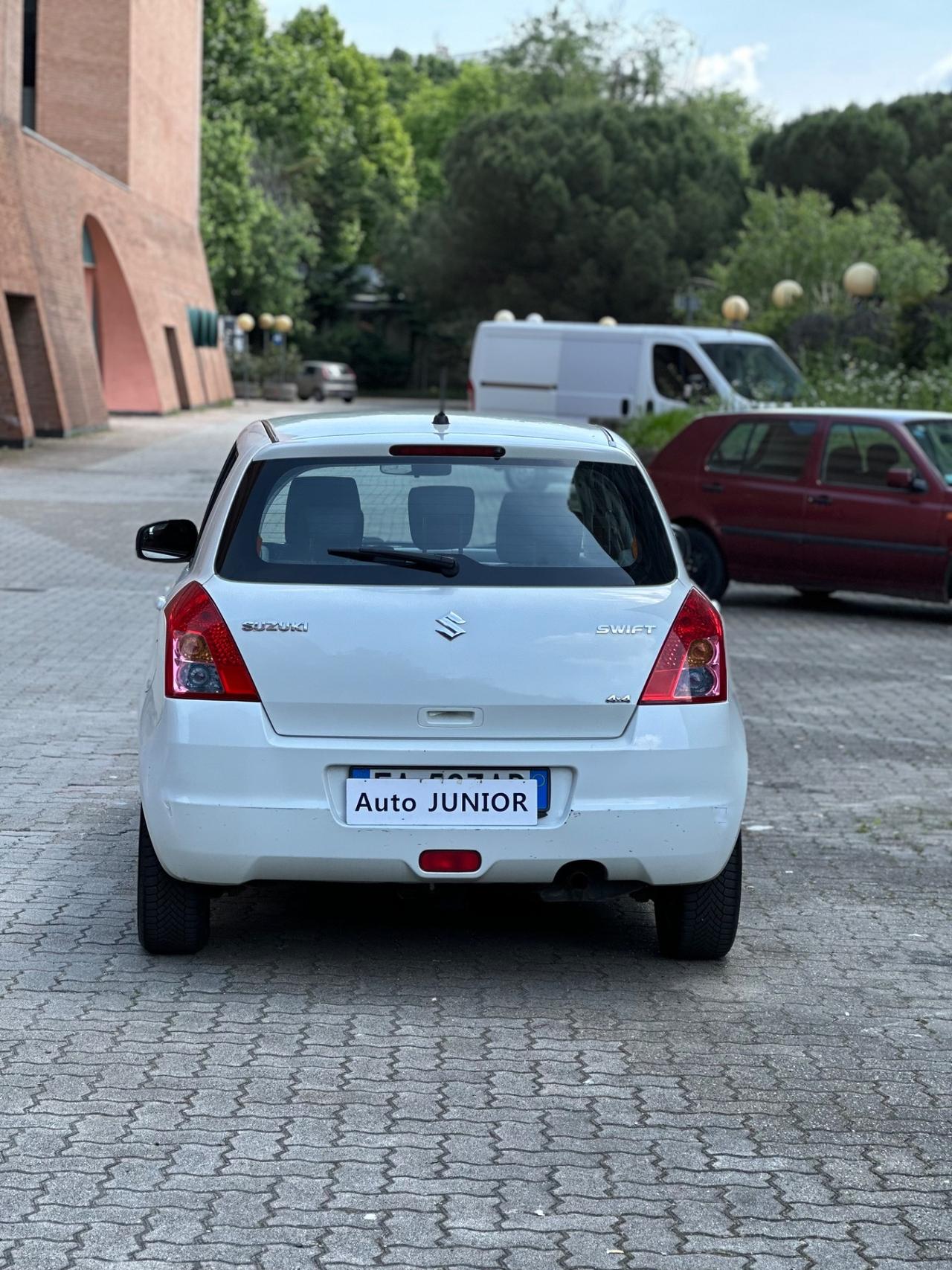 Suzuki Swift 1.3 4x4 5p. Outdoor Line GL