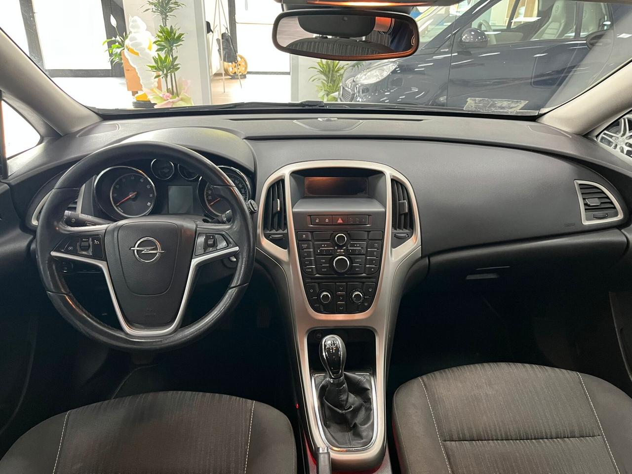 Opel Astra 5p 1.4 100cv