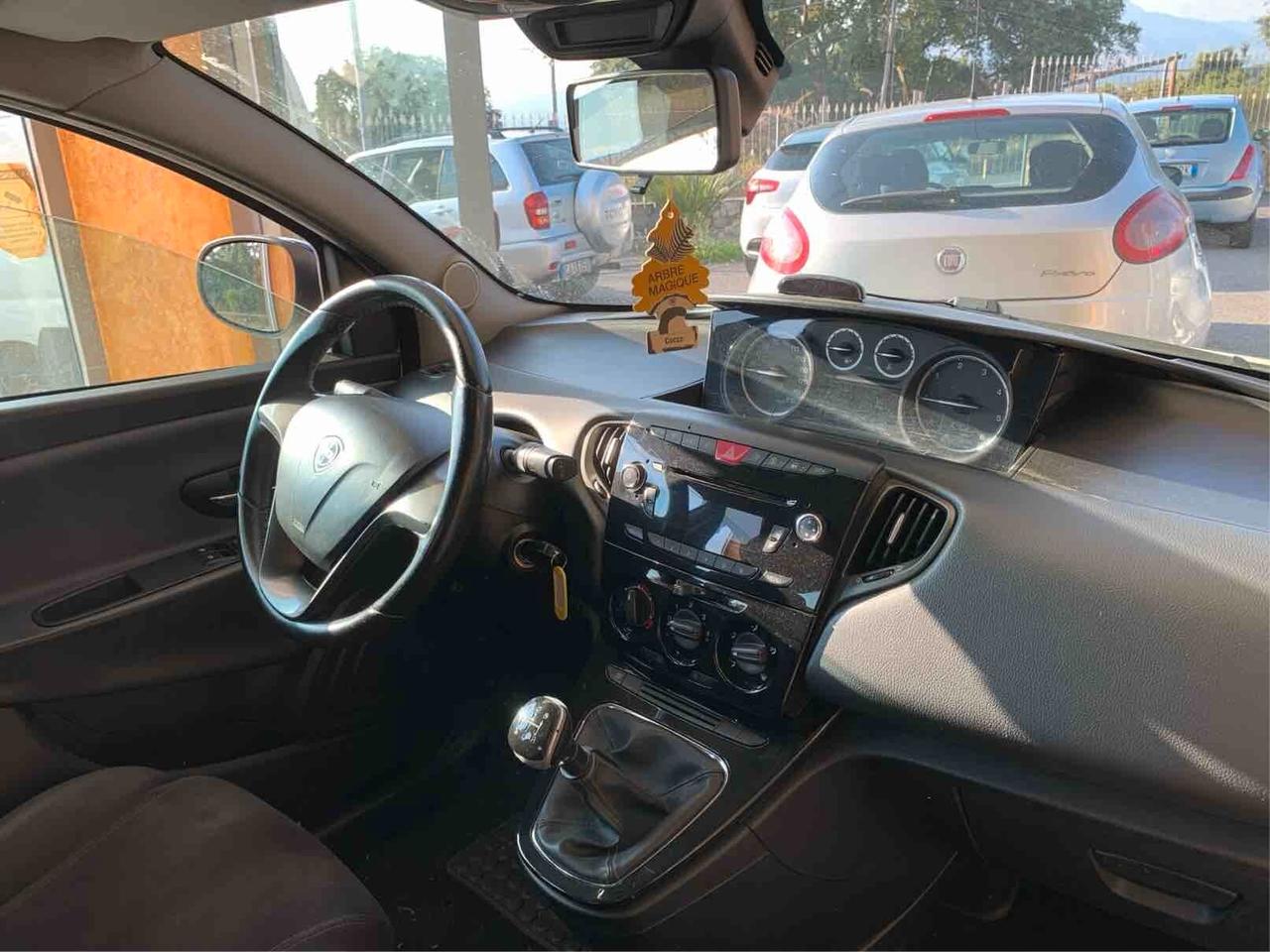 Lancia Ypsilon 1.3 MJT 95 CV