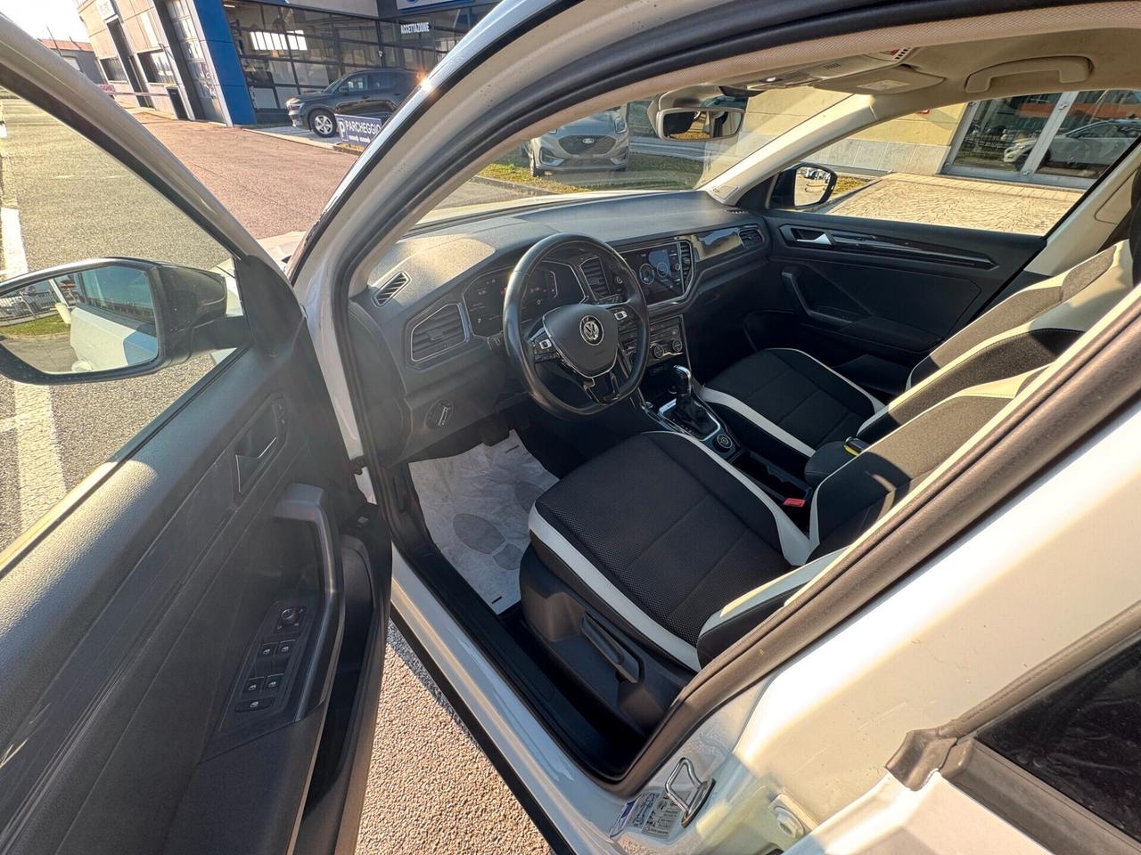 Volkswagen T-Roc 2.0TDI 150CV DSG 4x4 Adv. BlueM. Tech.