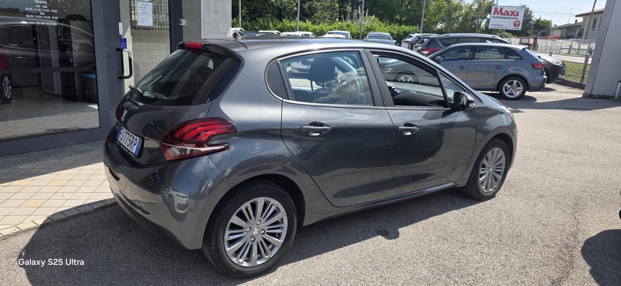 Peugeot 208 1.2 GPL Neopatentati